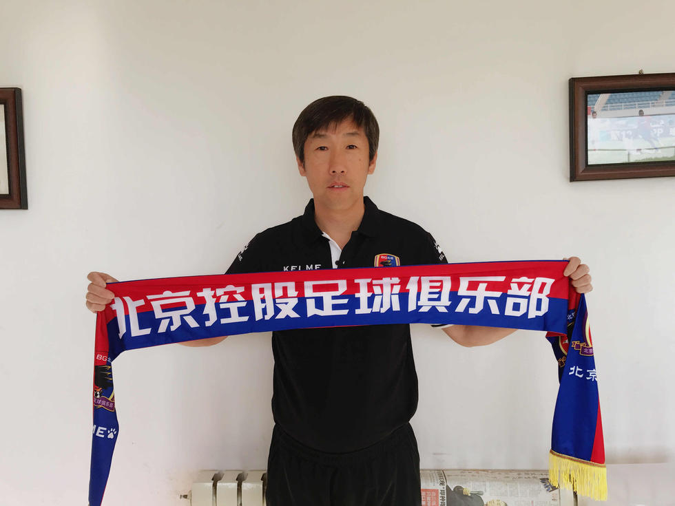 作为国内首部异地恋话题电影，电影由两对异地情侣由学生时代走向社会的爱情故事展开，一经上映就引起全国各地异地情侣的强烈共鸣，观众纷纷表示“感同身受”，在电影中找到自己的影子，回忆自己的异地恋爱日常